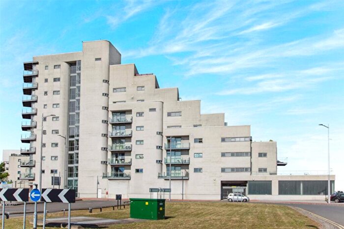 2 Bedroom Apartment To Rent In Watermark, Ferry Road, CF11