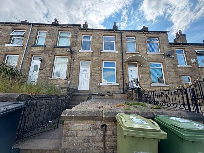 2 Bedroom Terraced House To Rent In George Street, Huddersfield, HD4