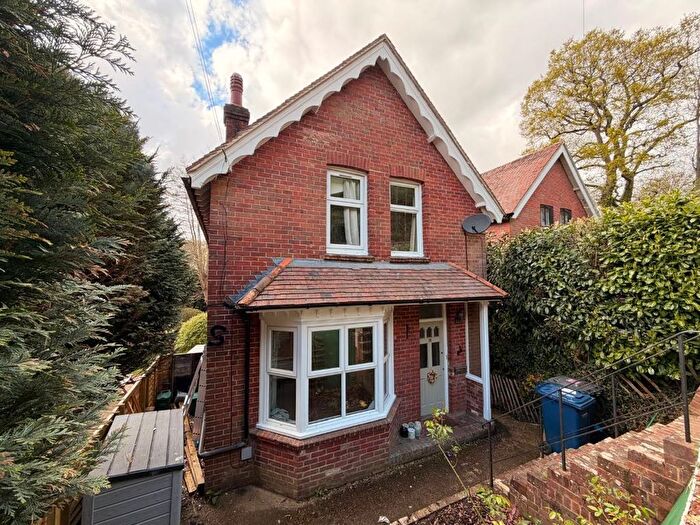 3 Bedroom Detached House For Sale In Sturt Road, Haslemere, Surrey, GU27