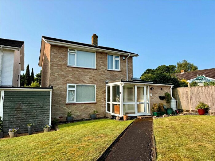 4 Bedroom Detached House For Sale In Ferndale Road, New Milton, Hampshire, BH25