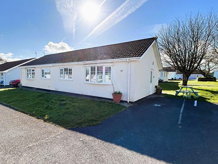 2 Bedroom Flat For Sale In Monksland Road, Scurlage, West Glamorgan, SA3