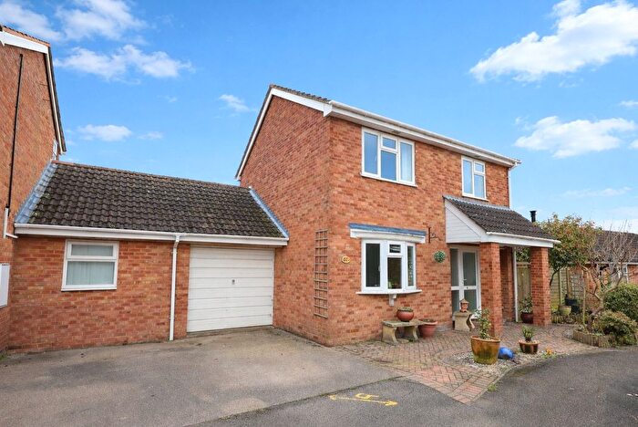 3 Bedroom Link Detached House For Sale In Churchill Meadows, Ledbury, Herefordshire, HR8
