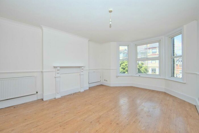 2 Bedroom Flat For Sale In First Floor Flat, Connaught Road, Folkestone Kent, CT20