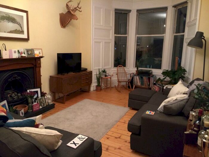 2 Bedroom Flat To Rent In Cadzow Place Edinburgh United Kingdom, EH7