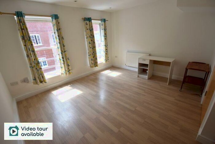 2 Bedroom Flat To Rent In John Street, Luton, LU1