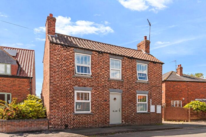 2 Bedroom Detached House For Sale In Marsh Lane, Barton-Upon-Humber, North Lincolnshire, DN18