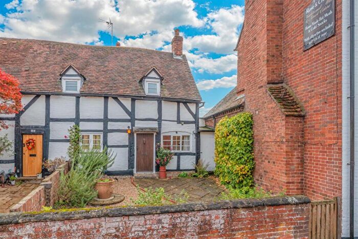 2 Bedroom Cottage For Sale In High Street, Feckenham, Redditch, B96