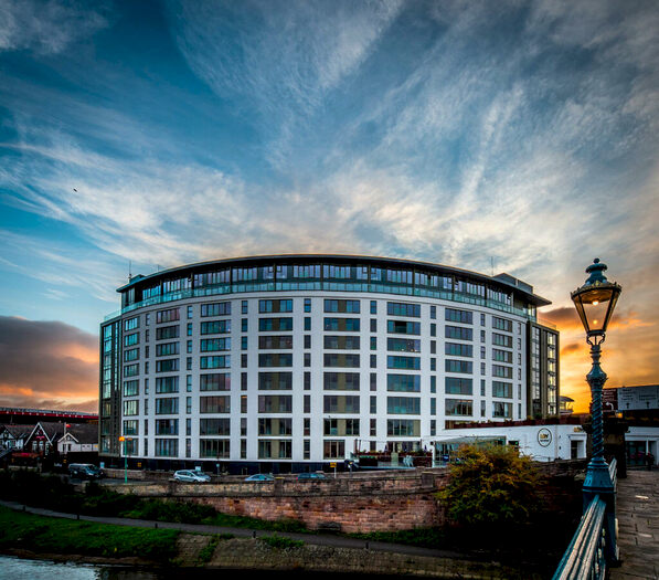 3 Bedroom Apartment To Rent In The Waterside Apartments, Pavilion Road, NG2