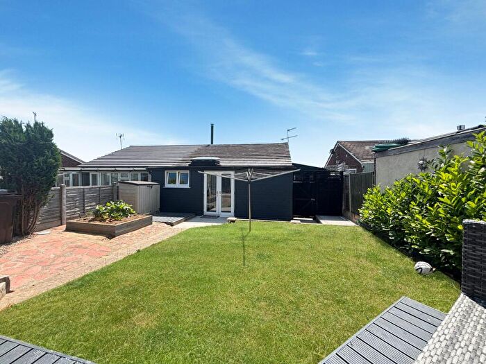 2 Bedroom Bungalow For Sale In Dover Road, Brightlingsea, Colchester, CO7