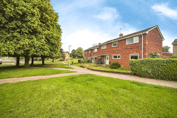 4 Bedroom Semi Detached House For Sale In Deck Walk, Bury St. Edmunds, Suffolk, IP32