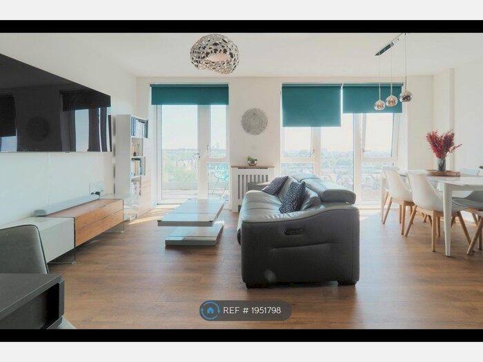 2 Bedroom Flat To Rent In Colonnade Gardens, London, W3