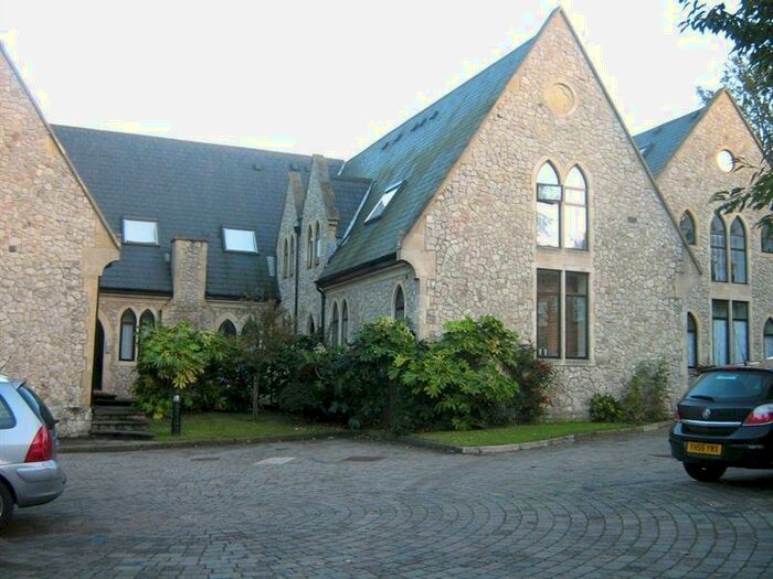 2 Bedroom Flat To Rent In Conway Mews, Brompton, ME7