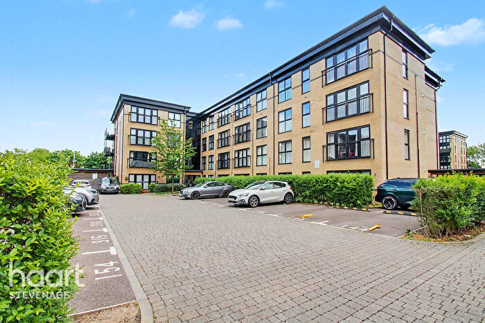 2 Bedroom Apartment For Sale In Jefferson House, Giles Crescent, Stevenage, SG1