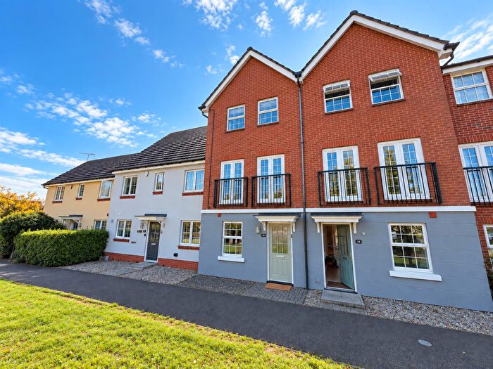3 Bedroom Terraced House For Sale In Braiding Crescent, Braintree, CM7