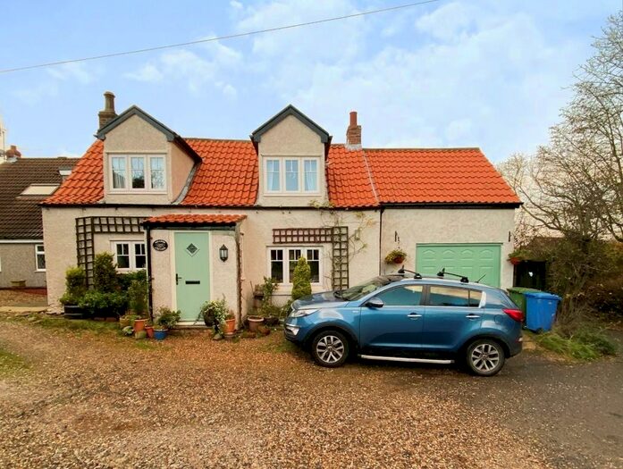 4 Bedroom Cottage For Sale In Meadow Cottage, Cowton Lane, Filey, North Yorkshire, YO14