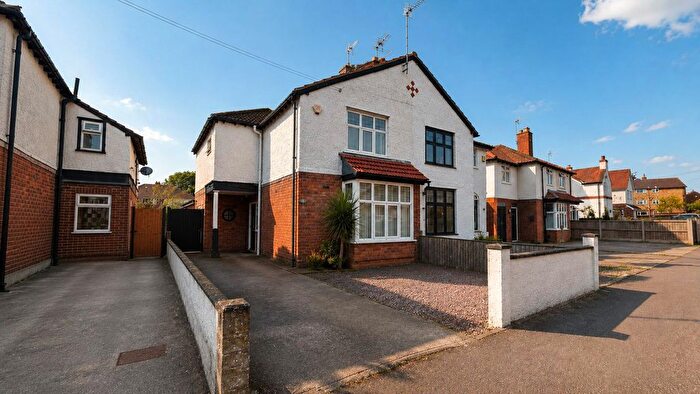 3 Bedroom Semi Detached House For Sale In Elmbridge Road, Gloucester, Gloucestershire, GL2