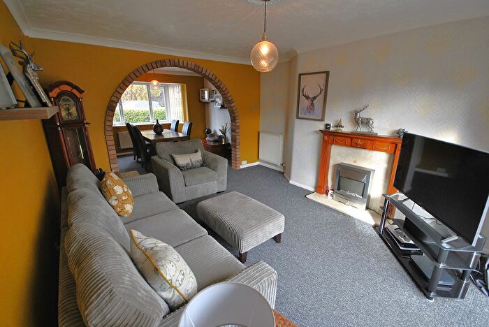 3 Bedroom Semi-Detached House For Sale In Barnby Dun Road, Clay Lane, Doncaster, DN2