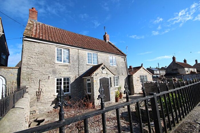 3 Bedroom Detached House To Rent In Langport Road, Somerton, TA11
