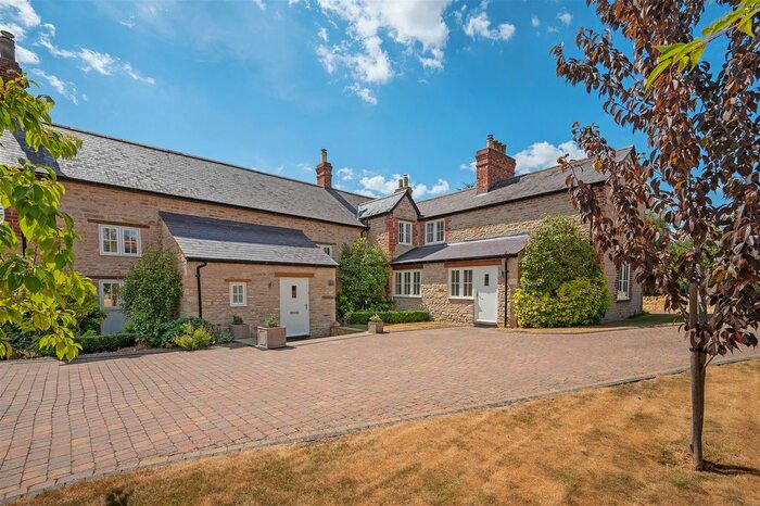 6 Bedroom Detached House For Sale In Bidwell Lane, Caldecott, Wellingborough, NN9