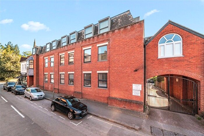 1 Bedroom Flat To Rent In Minorca Road, Weybridge, KT13