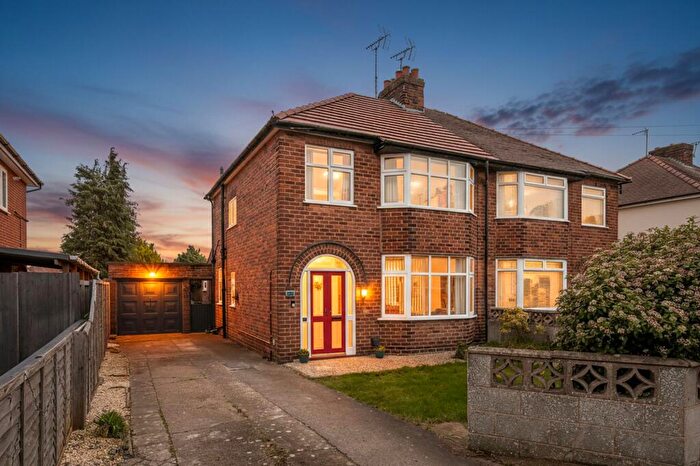 3 Bedroom Semi Detached House For Sale In Earles Crescent, Mancot, CH5