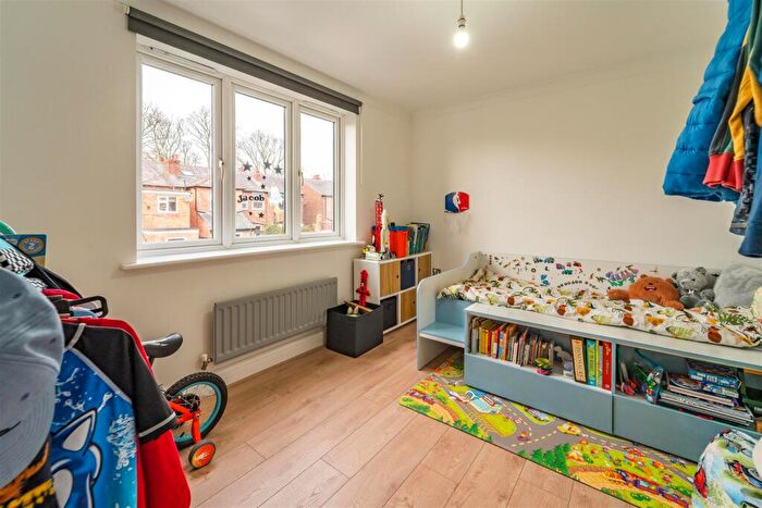 2 Bedroom Apartment To Rent In Waterside, Sale, M33