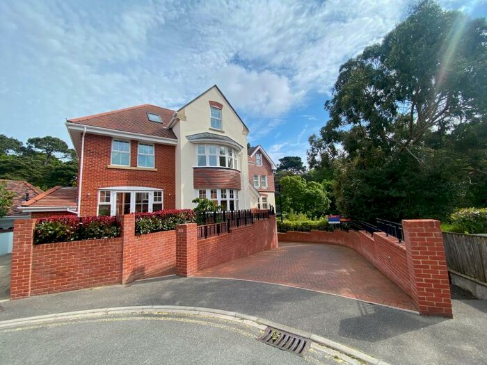 2 Bedroom Flat To Rent In Rosemount Road, Alum Chine, BH4