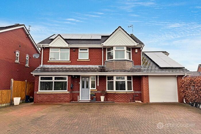 4 Bedroom Detached House For Sale In Marsdale Drive, Manor Park, Nuneaton, CV10