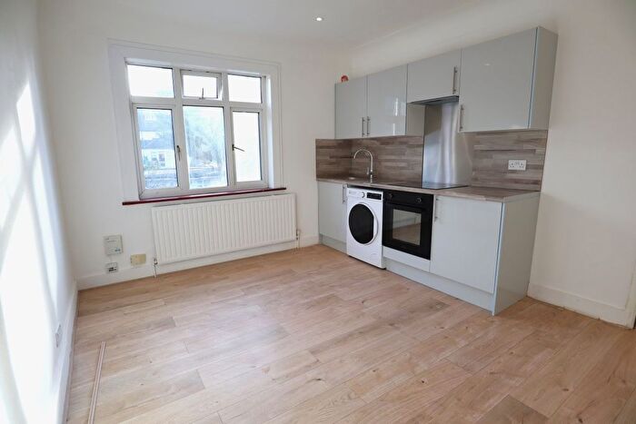1 Bedroom Flat To Rent In Montpelier Rise, London, NW11