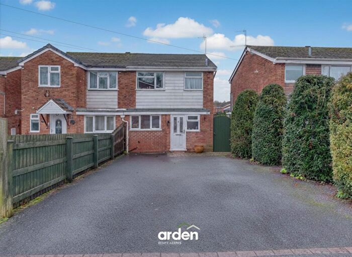 3 Bedroom Semi Detached House For Sale In Dovecote Road, Bromsgrove, B61