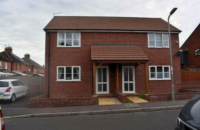 2 Bedroom Semi-Detached House To Rent In Eastern Yeovil, BA21