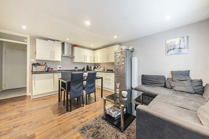 1 Bedroom Flat To Rent In St. Peter's Close, London, SW17