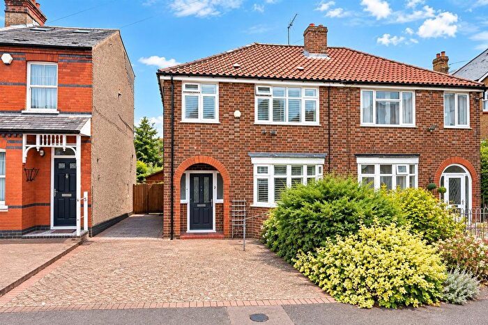 3 Bedroom Semi Detached House For Sale In Hallmead Road, Sutton, SM1