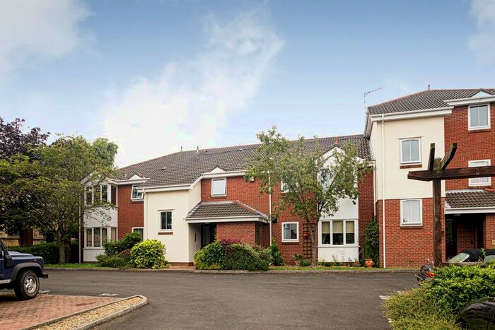 2 Bedroom Flat To Rent In Jesmond Place, Jesmond, Newcastle Upon Tyne, NE2