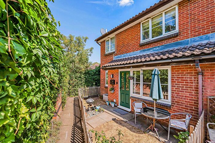 1 Bedroom End Of Terrace House For Sale In Windermere Close, Egham, Surrey, TW20