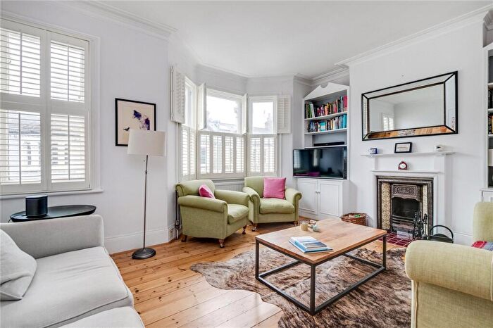 2 Bedroom Apartment To Rent In Stormont Road, SW11