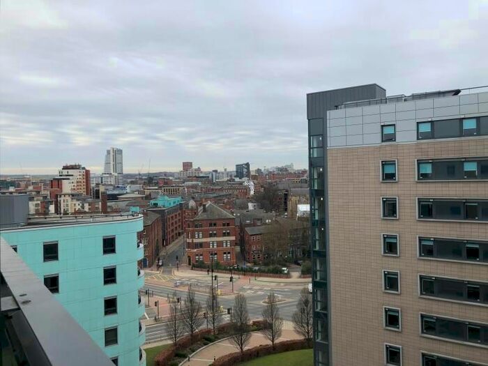 2 Bedroom Flat To Rent In Gateway East, Marsh Lane, LS9