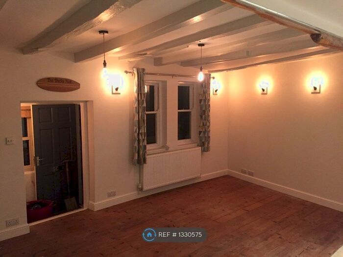 2 Bedroom Maisonette To Rent In New Road, Whitby, YO22