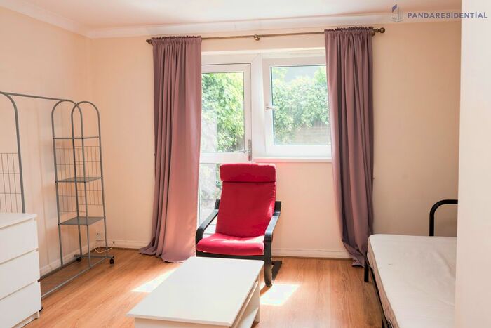 4 Bedroom Flat To Rent In Stockbeck, Euston, London, NW1