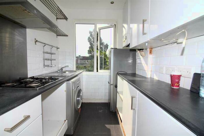 2 Bedroom Maisonette Flat To Rent In Bowood Road, Enfield, EN3