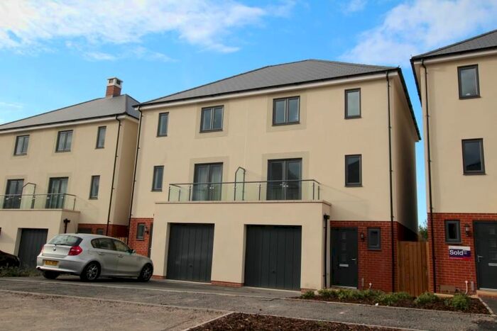 6 Bedroom Town House To Rent In Slade Baker Way, Bristol, BS16