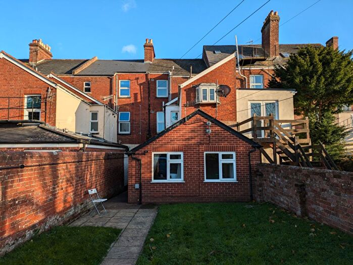 2 Bedroom Flat To Rent In Old Tiverton Road, Exeter, EX4