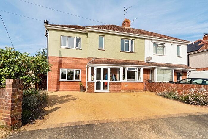 3 Bedroom Semi-Detached House For Sale In Colin Avenue, Taunton, TA2