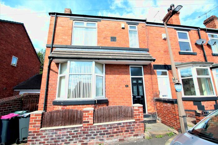 3 Bedroom Town House To Rent In Crossland Street, Swinton, Mexborough, S64