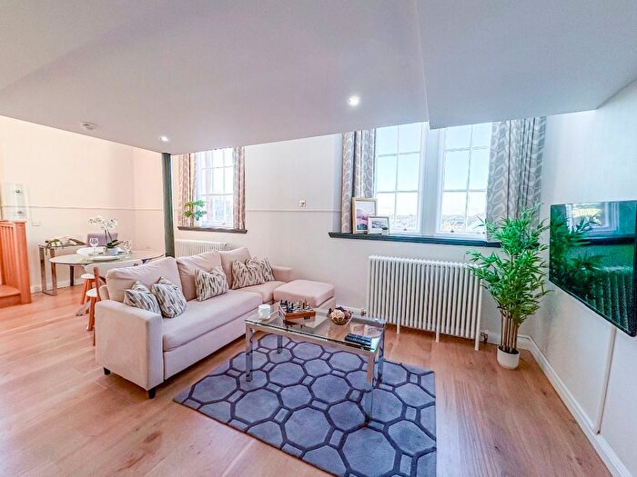 1 Bedroom Flat To Rent In Flat, Mcdonald Road, Broughton, Edinburgh, EH7