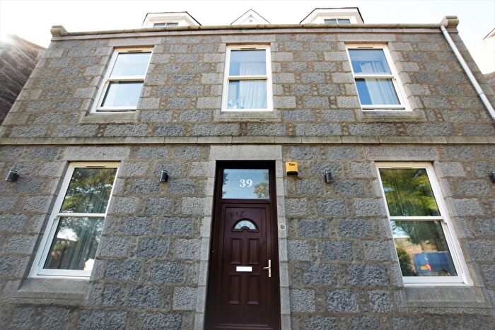 7 Bedroom Flat To Rent In University Road, Old Aberdeen, Aberdeen, AB24