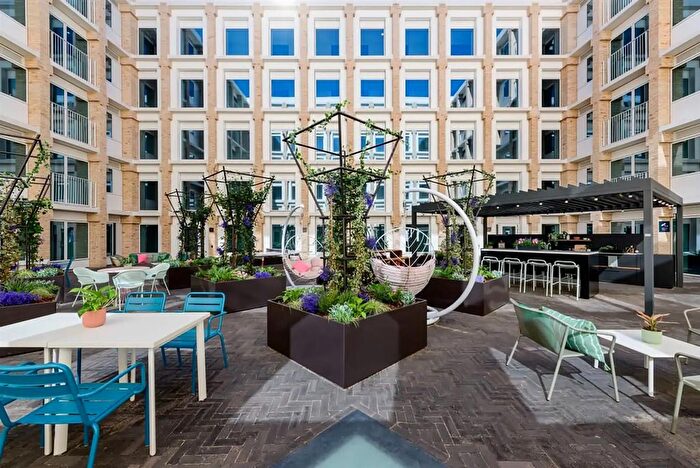 1 Bedroom Flat To Rent In Stour Road, London, E3