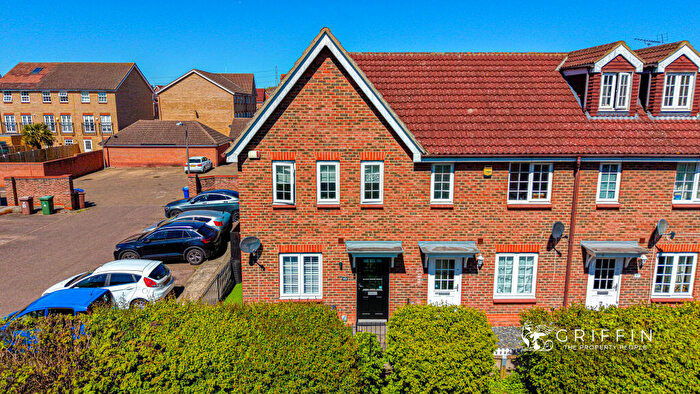 2 Bedroom End Of Terrace House For Sale In Frobisher Gardens, Chafford Hundred, Grays, RM16