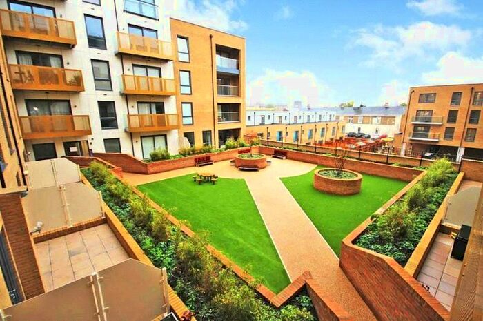 2 Bedroom Flat To Rent In Watson Heights, Chelmsford, Essex, CM1