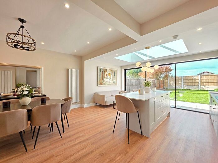 5 Bedroom Terraced House For Sale In Glenesk Road, London, SE9